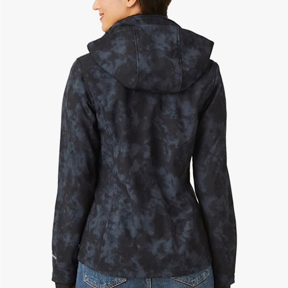 BNWT Black tie dye women’s super soft shell jacket.
